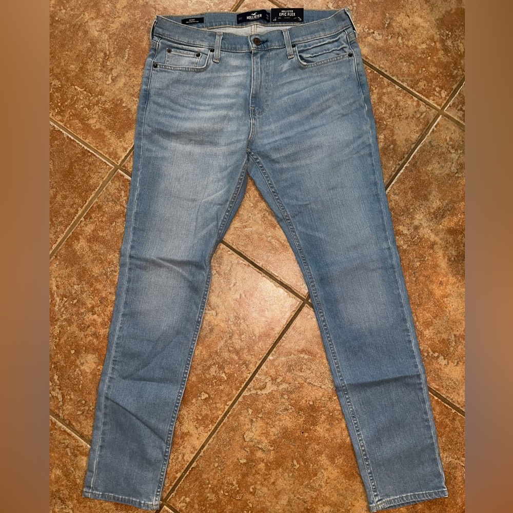 NWT Men’s Hollister Epic Flex Skinny Jean 33x32 light blue
